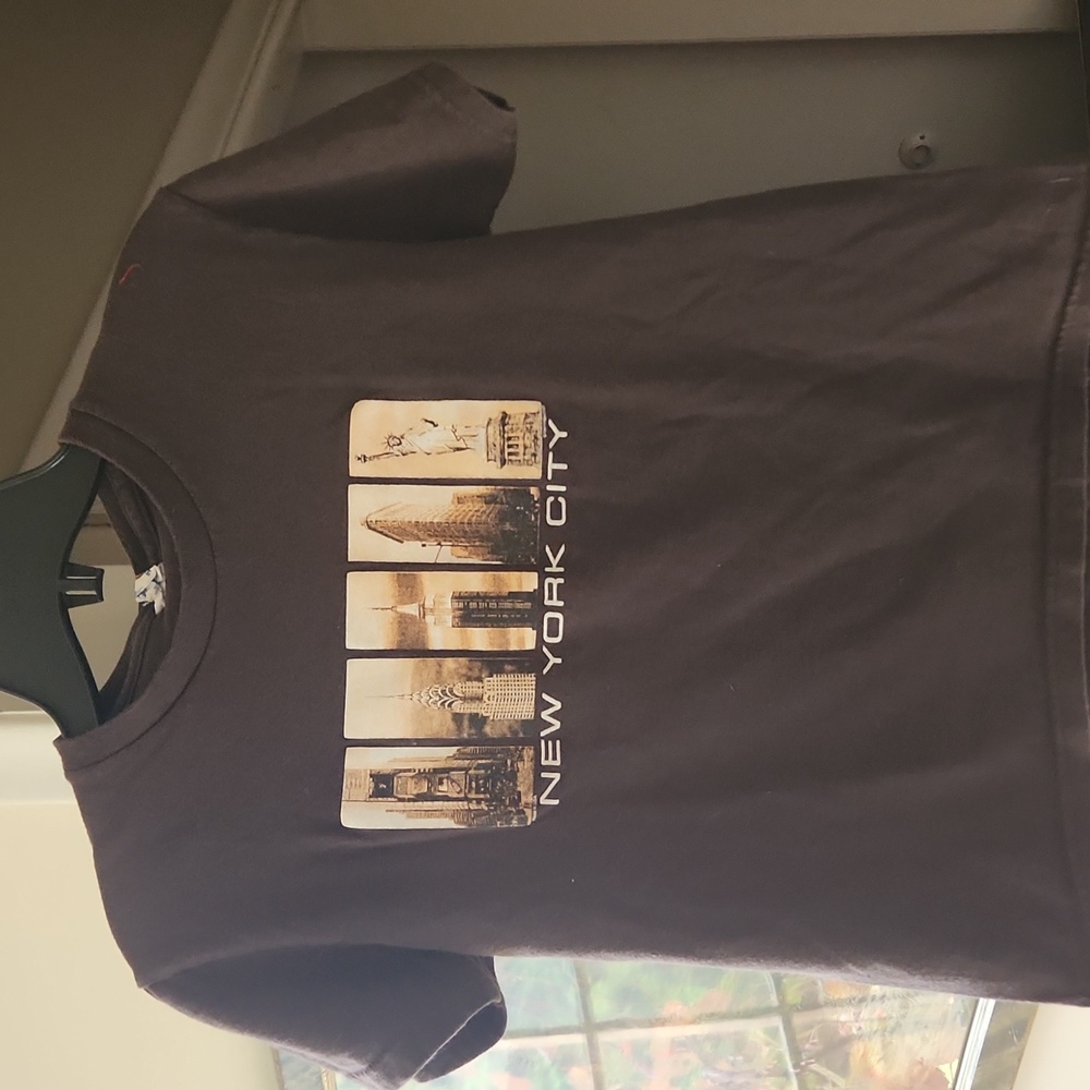 P2  VintageNew York Skyline Tee - Delta Pro weight 100% pre-shrunk cotton